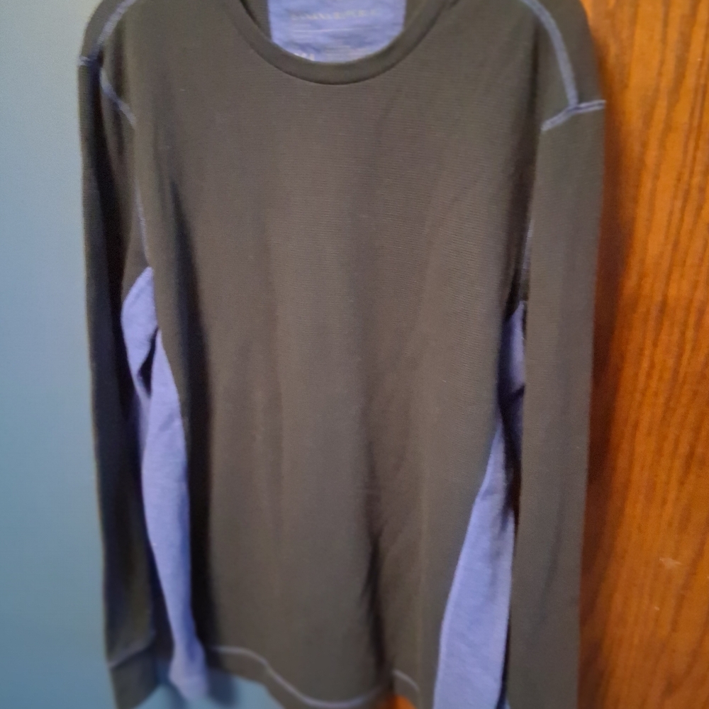 Banana Republic Navy Blue and Lt Blue Long Sleeve Tee